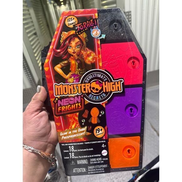 NMonster high neon frights toralei skulltimate secrets barbie doll - Picture 6 of 8